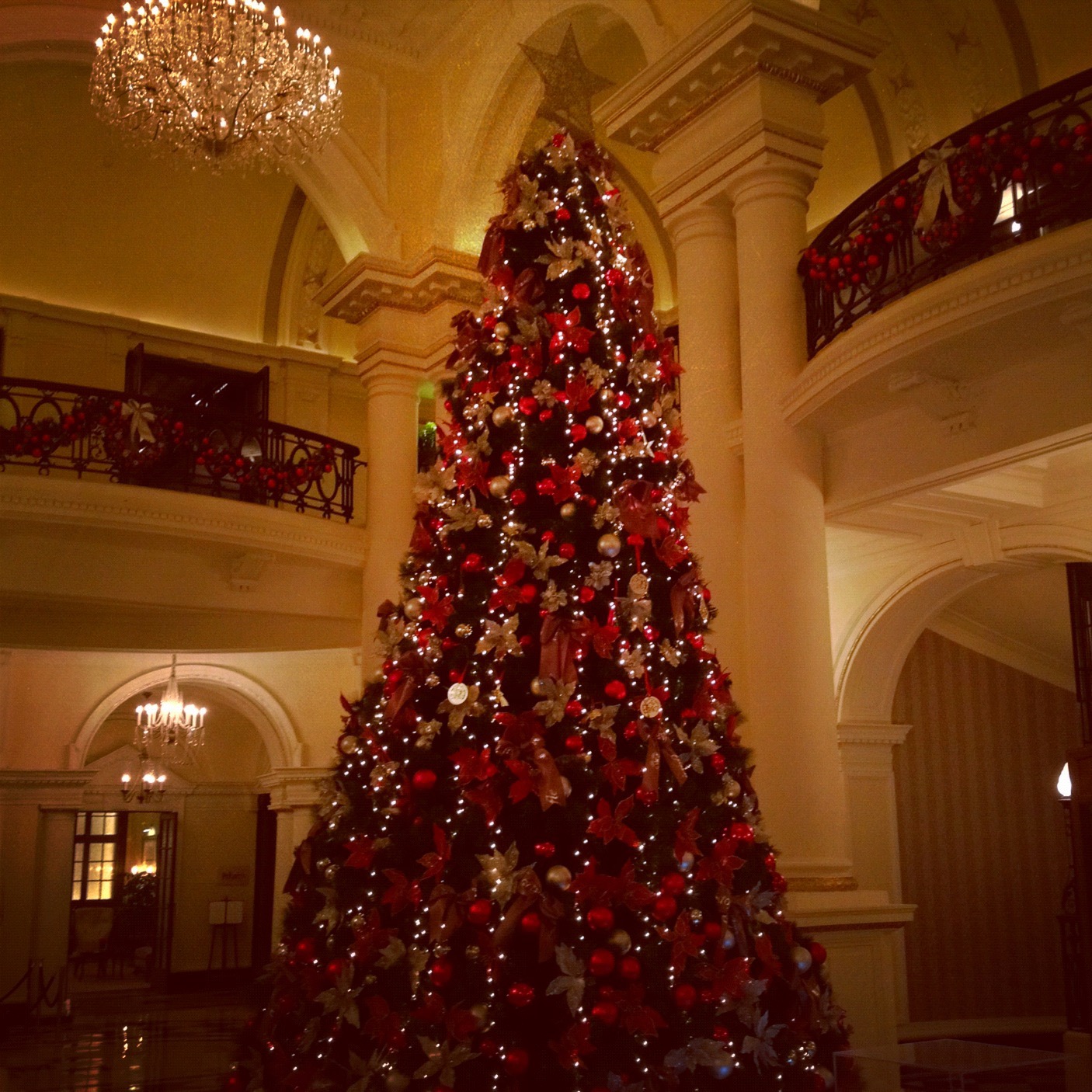 Long Bar at the Waldorf Astoria Hotel, Shanghai — photo 4