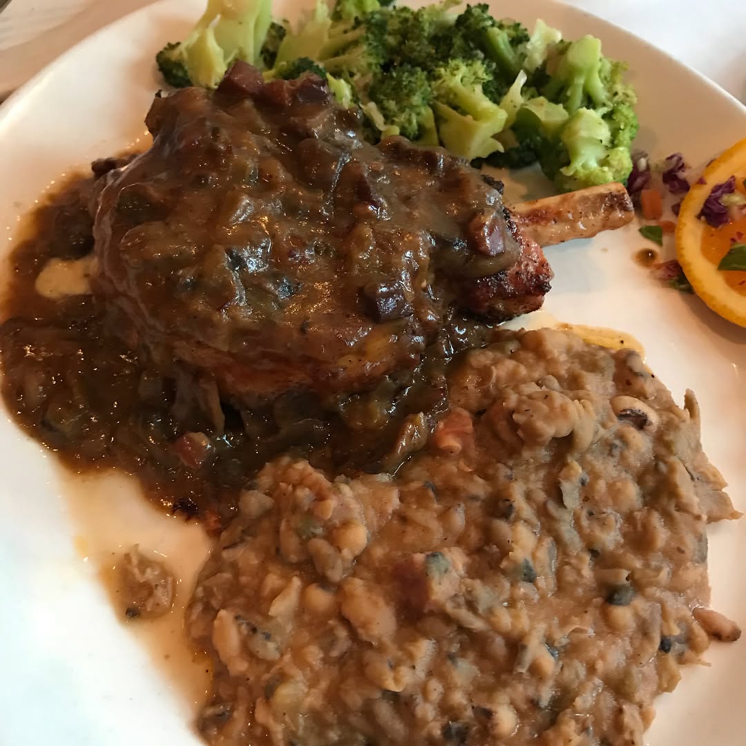 we had fried green tomatoes, fried frog legs, popcorn crab