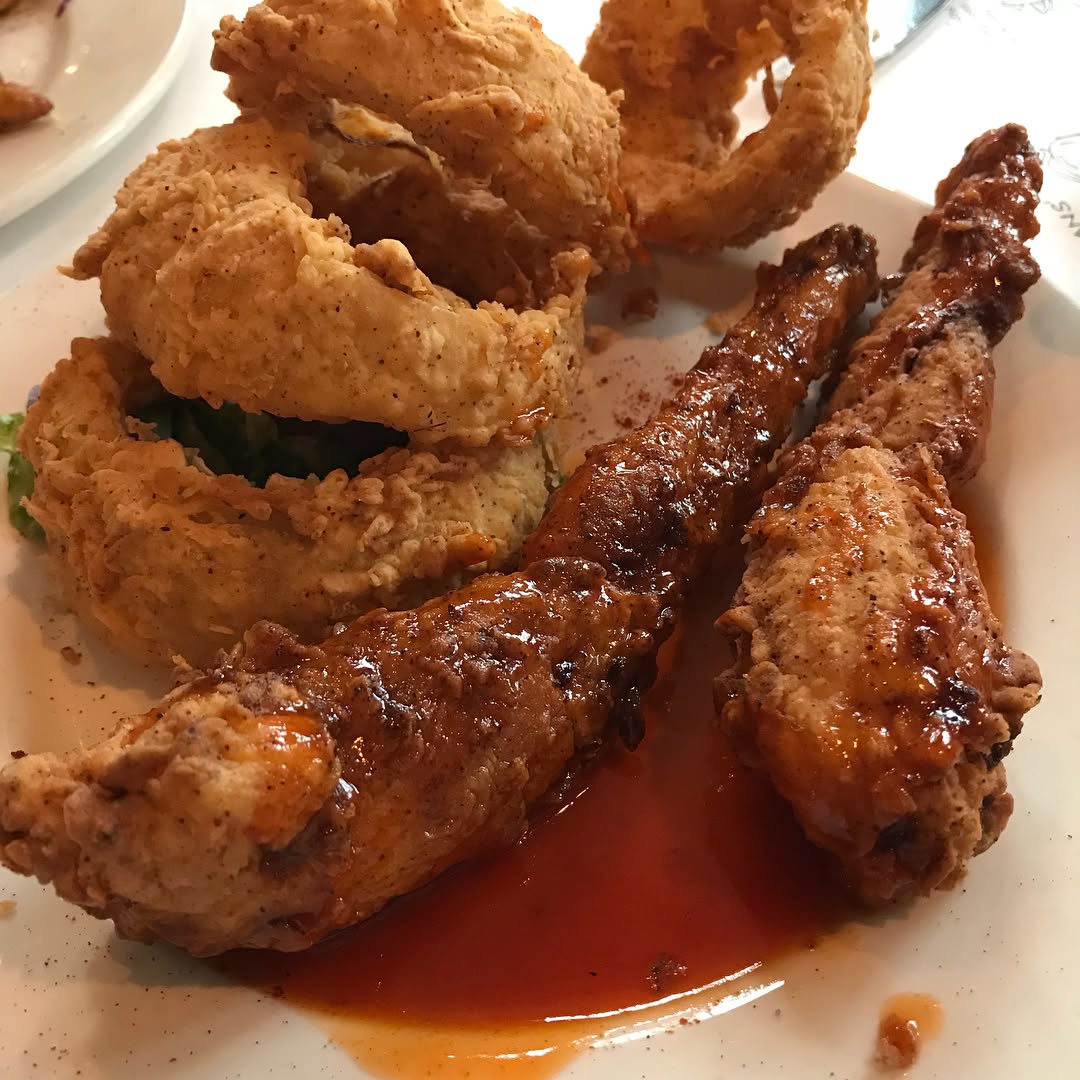 we had fried green tomatoes, fried frog legs, popcorn crab