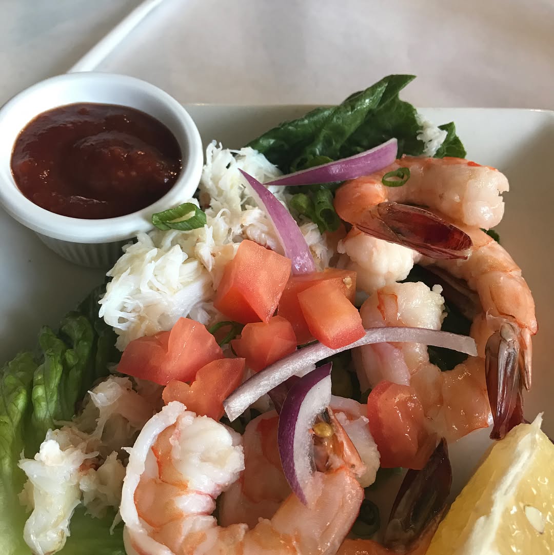 Seared ahi tuna sandwich