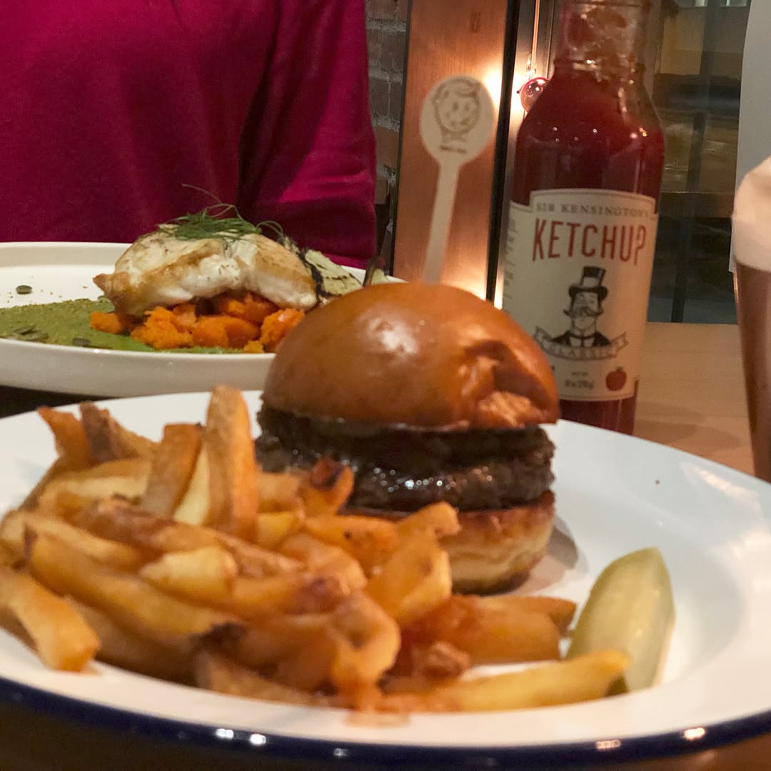 Burgers and fish at  Stinko 2