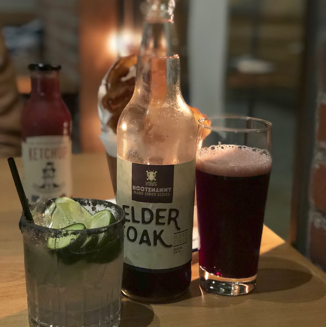 Burgers and fish at  Stinko 2