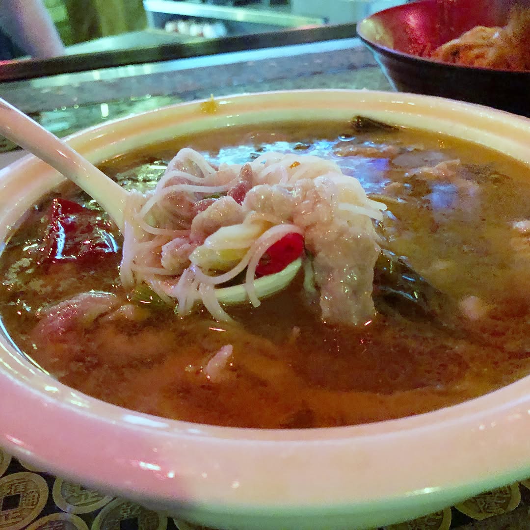 Fed the wife we had Dan Dan Noodles 擔擔麵, spicy wontons 紅油抄手, and pickled veg...