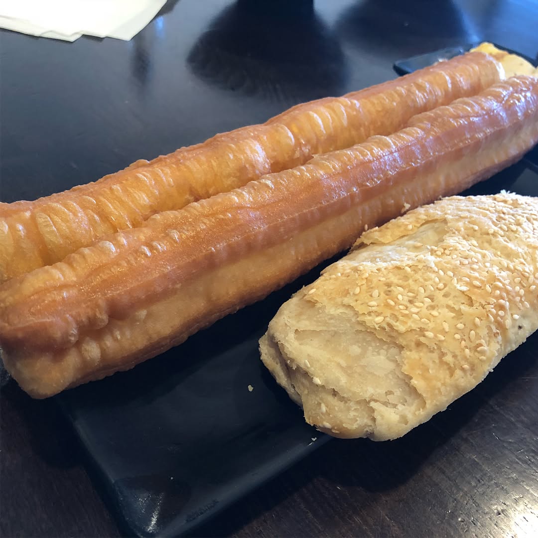 Taiwanese Breakfast at Yi Mei rice roll 飯糰 egg omelette pancake 蛋餅 radish cak...