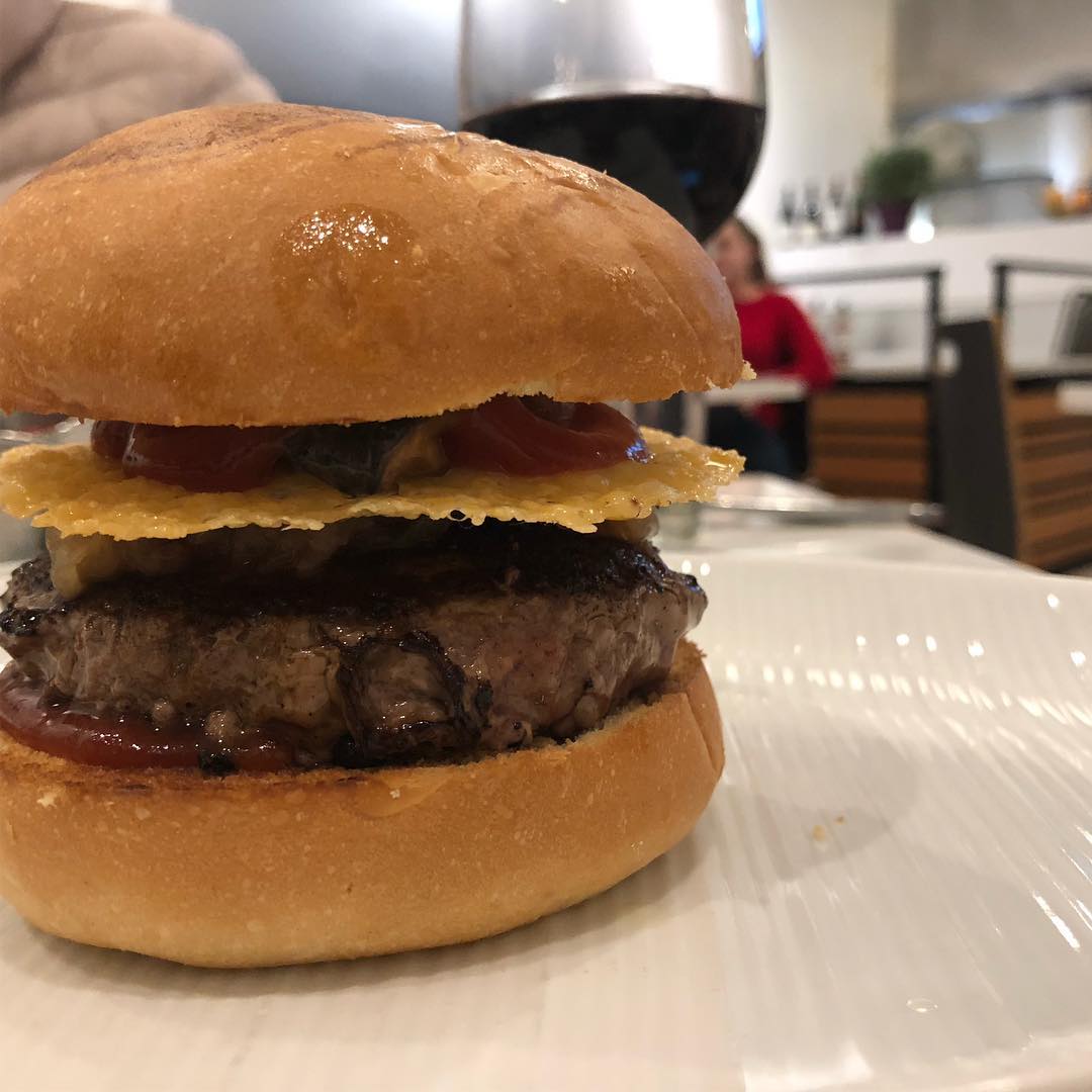 Truffle Fries and burgers at Umani Burger in Old Town Pasadena