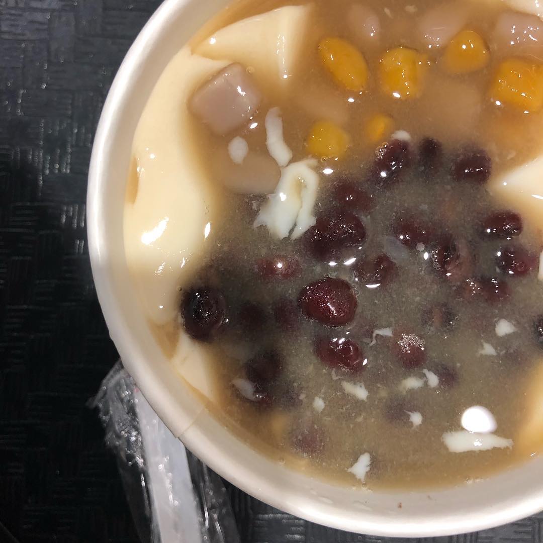 Cold and hot desserts at Blackball Desserts