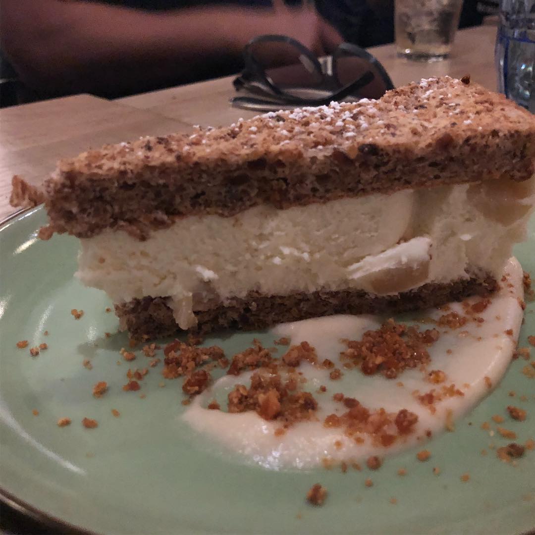 Dinner with friends at Sixth+Mill pizzeria