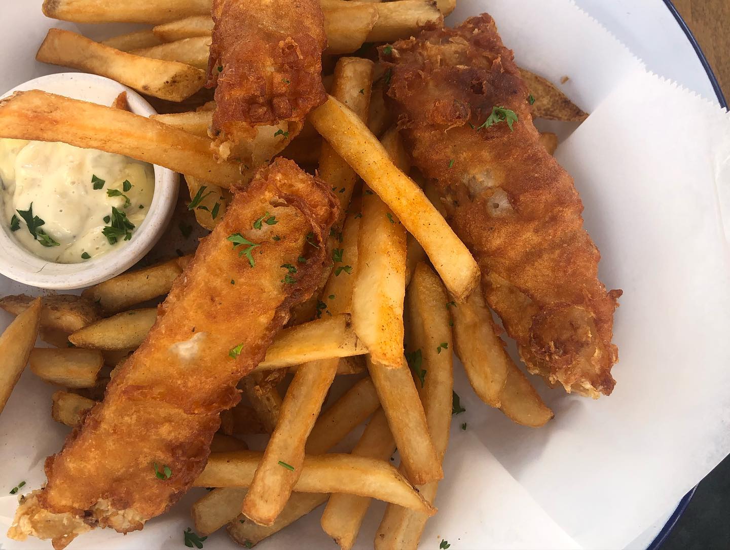 Outdoor Sunday happy hour at Foothill in Pasadena