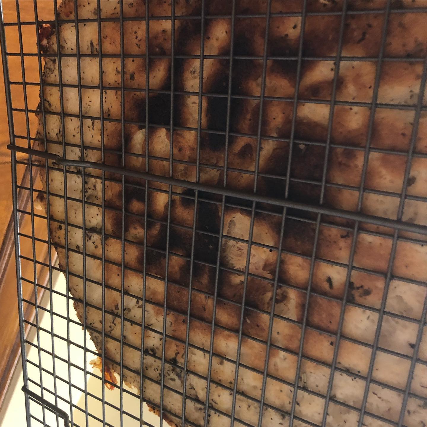 Made a simple cheese pizza in a cast iron pan