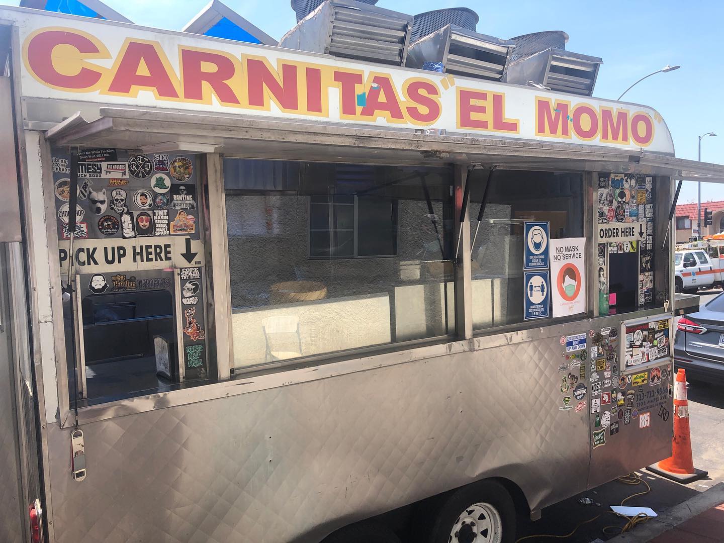 The Chronicles of Carnitas continues with Carnitas El Momo