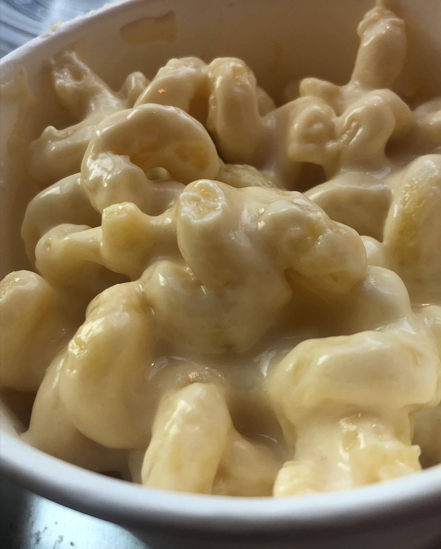 Hot chicken sandwiches from Main Chick in old town Pasadena