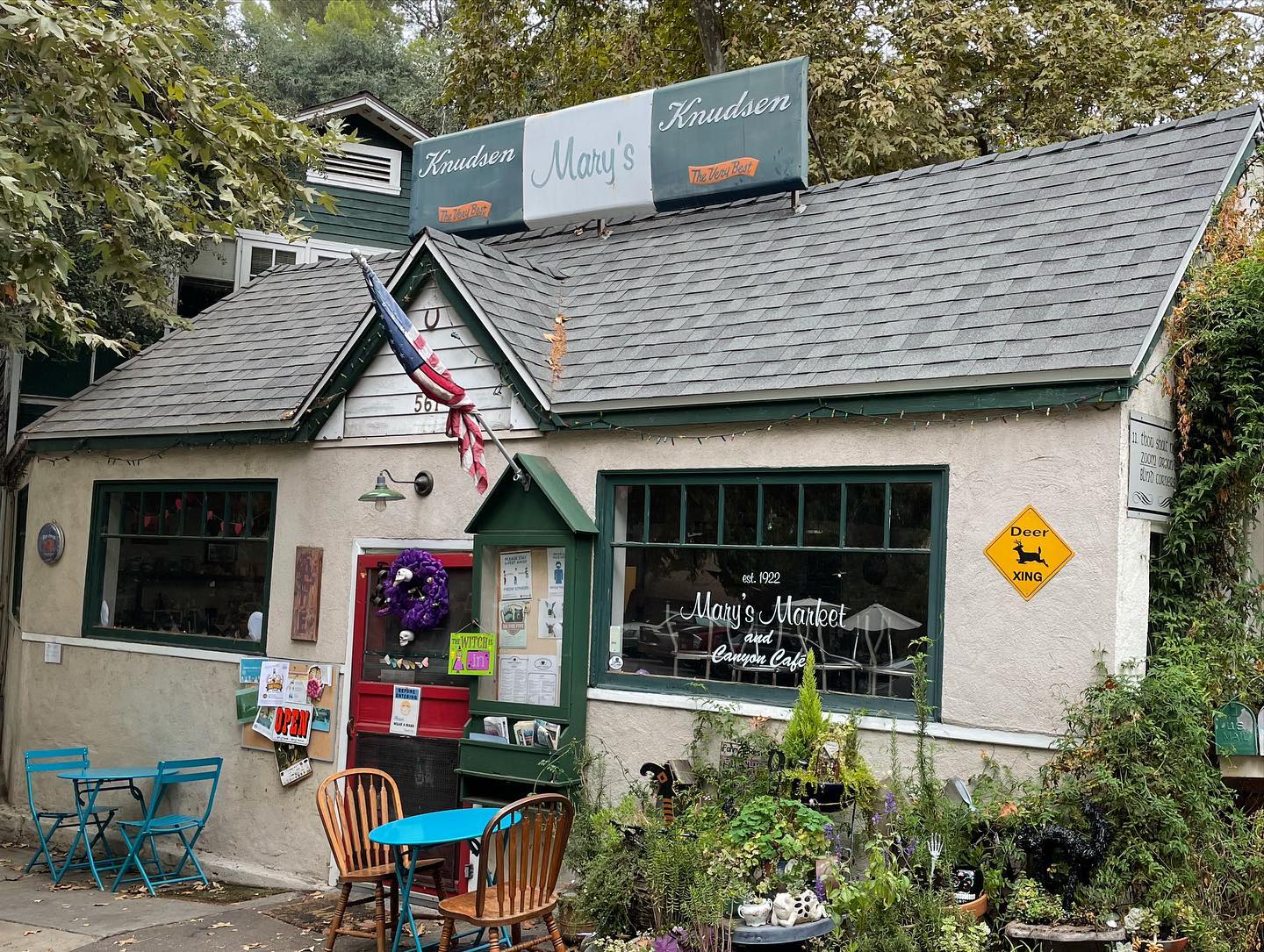 Hidden diner in Sierra Madre