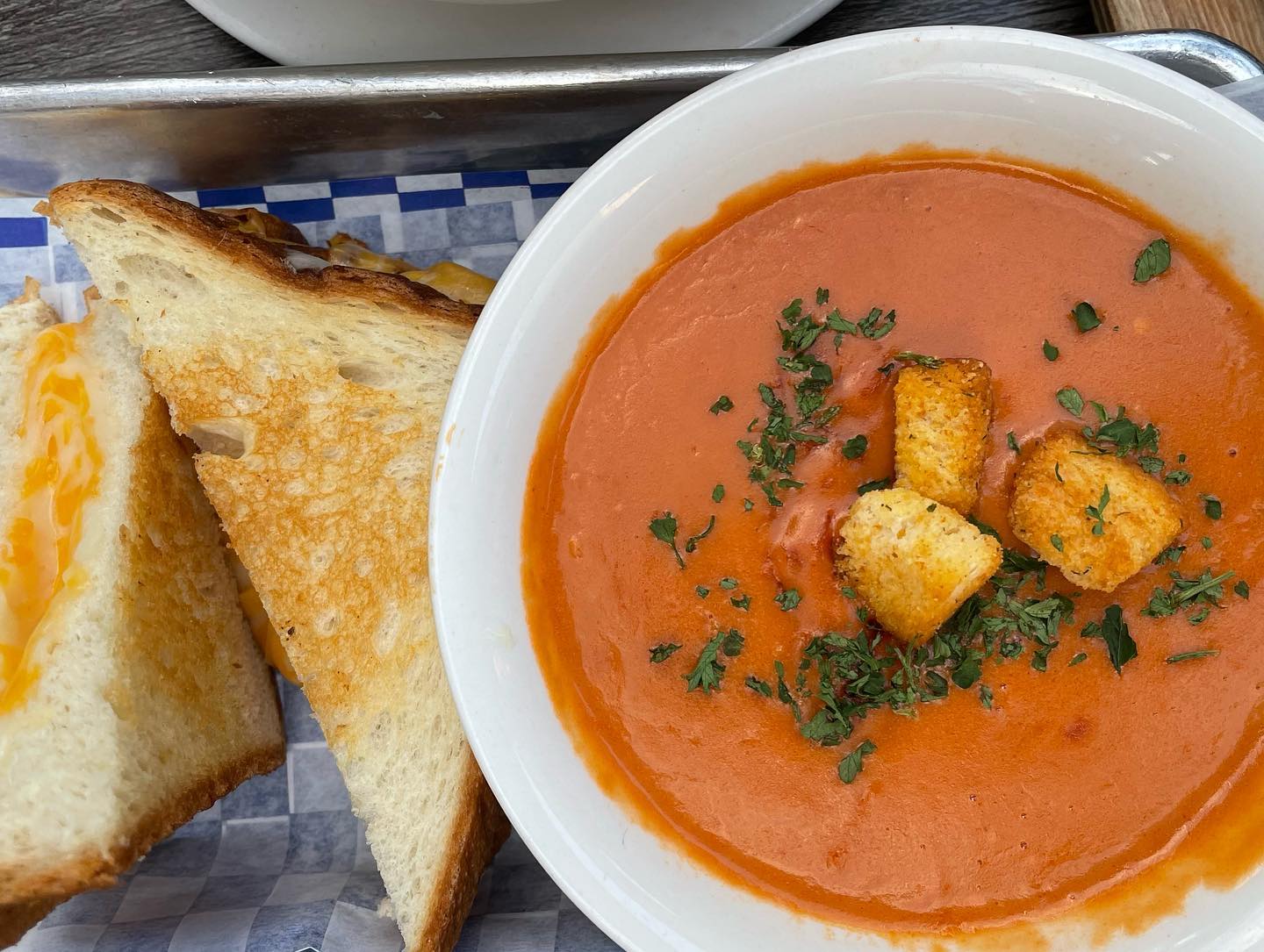 Bloody Mary and happy hour at The Dive