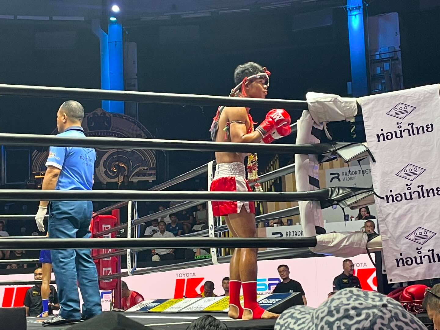 Sunday night fights in Bangkok at Rajadamnern Stadium