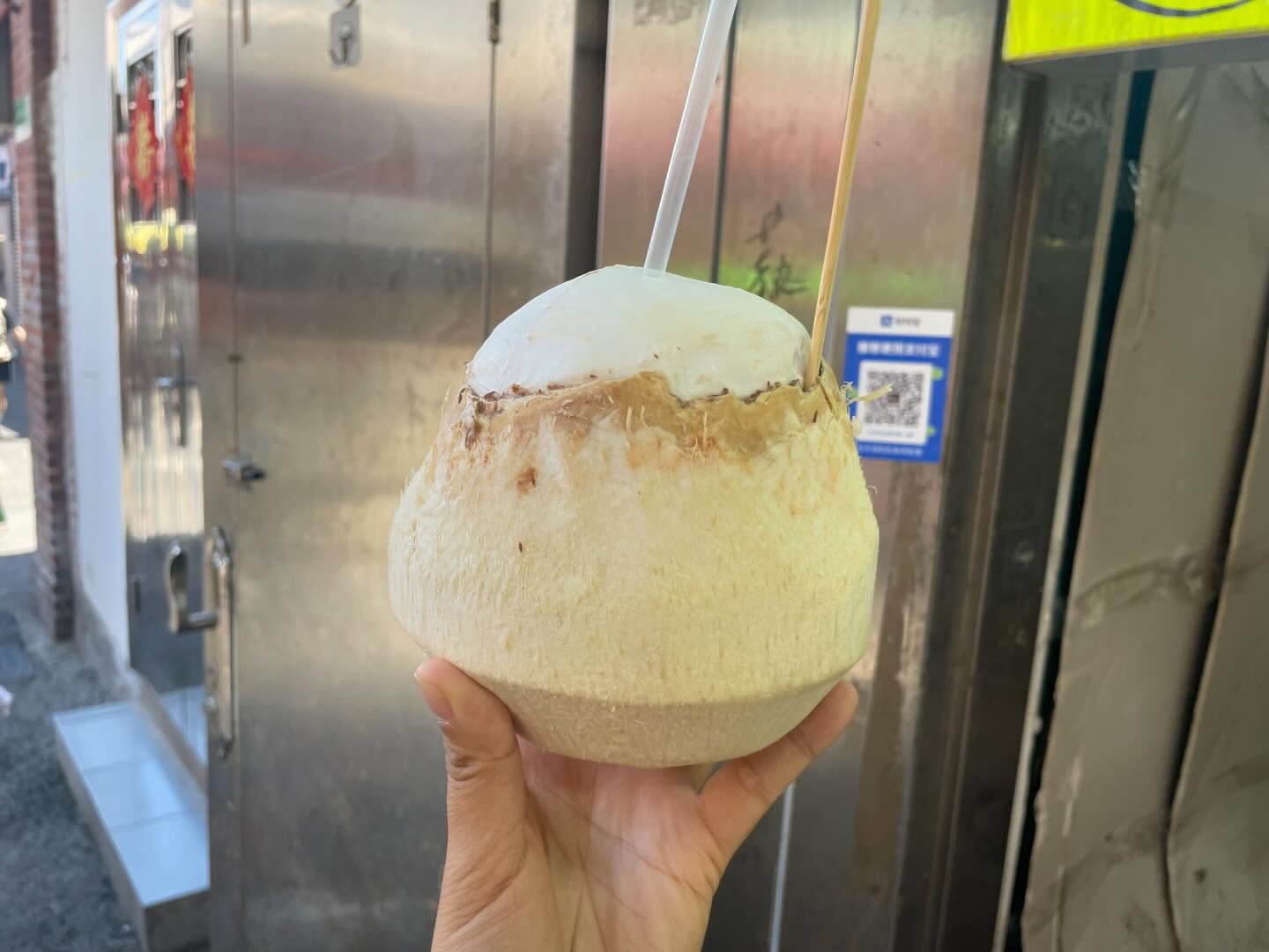 Snacking on piano island , Gulangyu