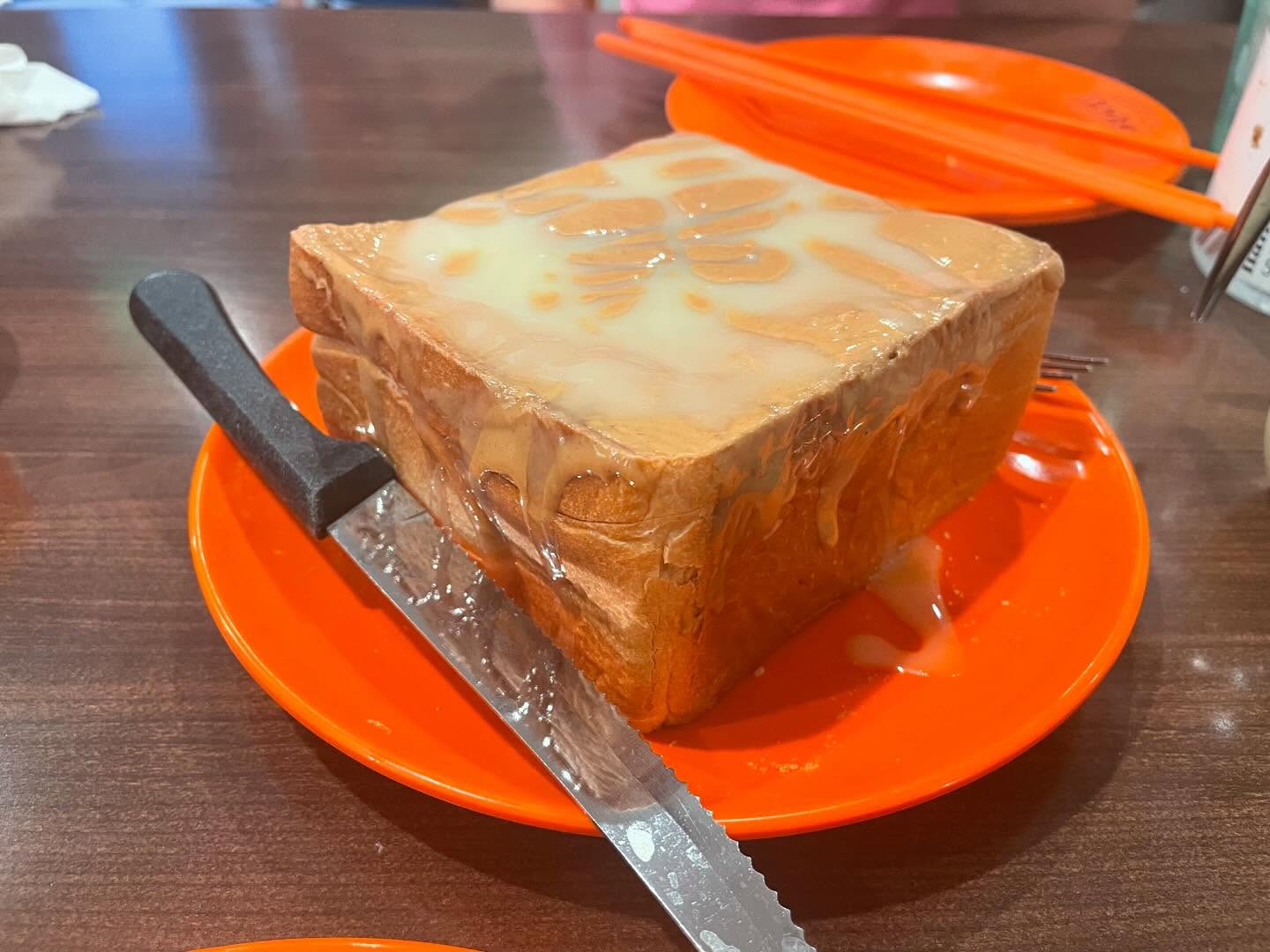 Stone pot rice with Chinese sausage at a Hong Kong style cafe in Monterey park